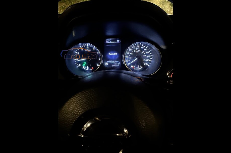 Qashqai Nissan أسود