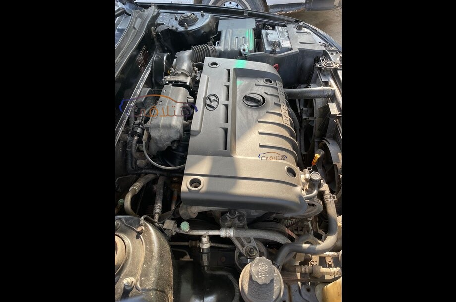 Avante Hyundai أسود