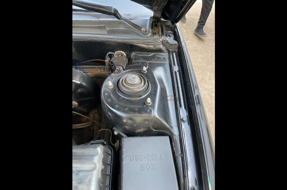 Avante Hyundai أسود