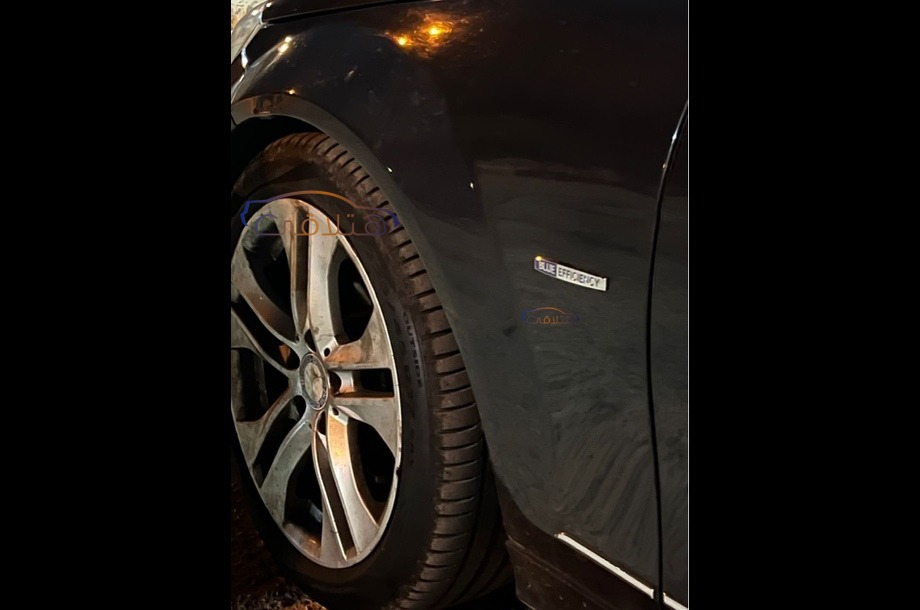 C 180 Mercedes أسود