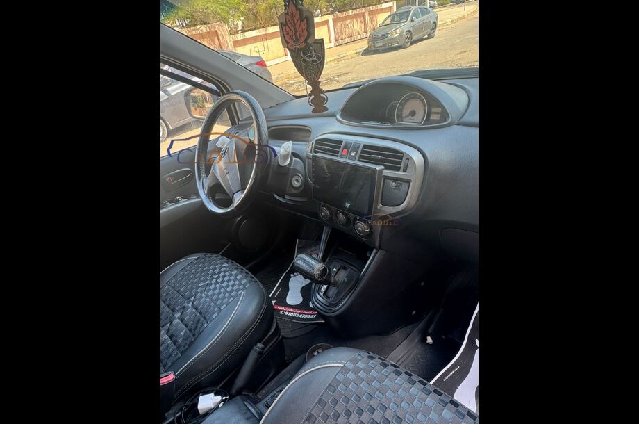 Matrix Hyundai أسود