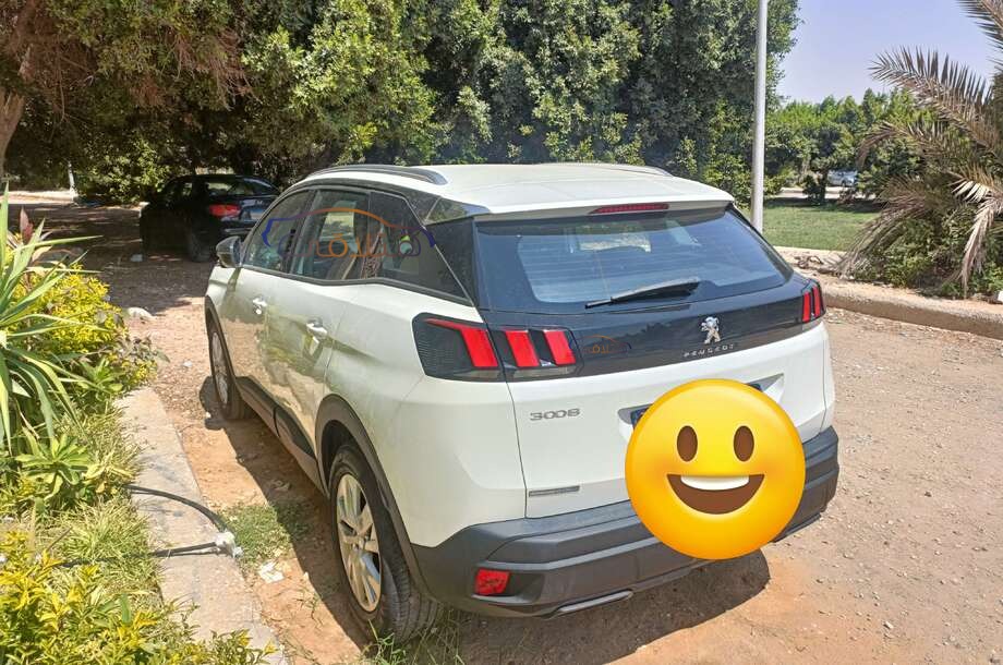 3008 Peugeot أبيض