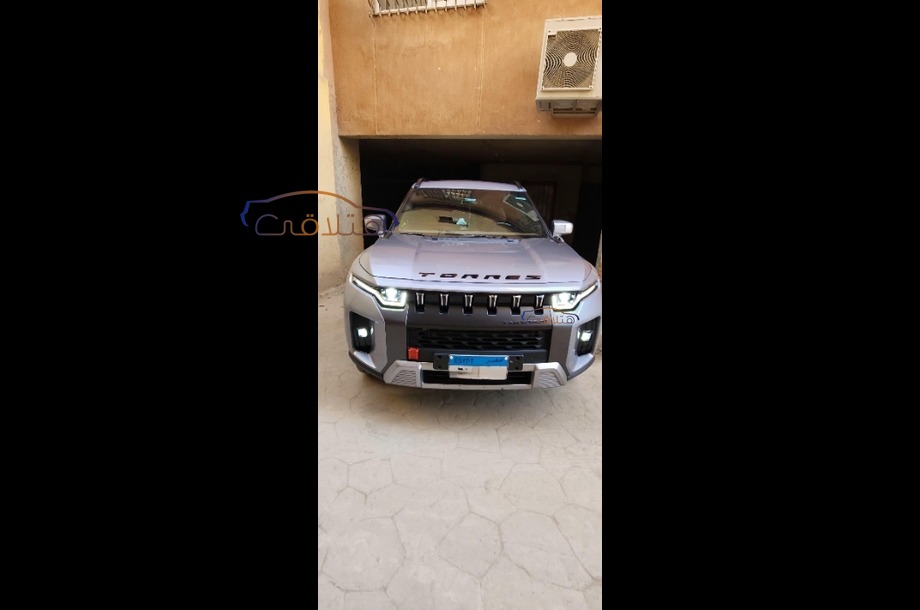 Torres Ssang Yong رمادي