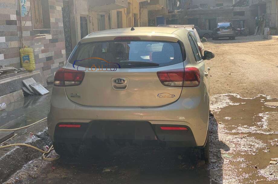Rio Kia ذهبي