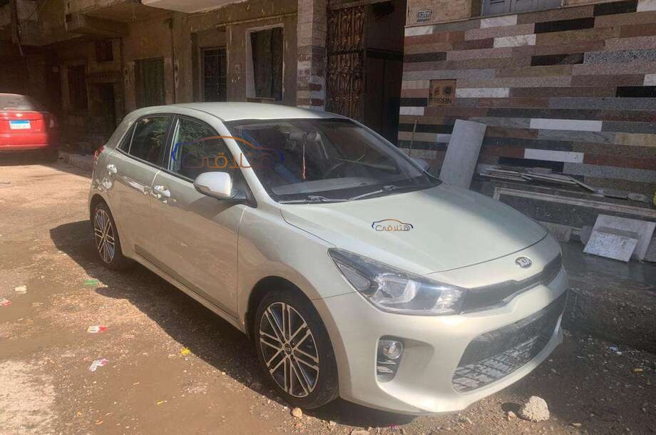 Rio Kia ذهبي