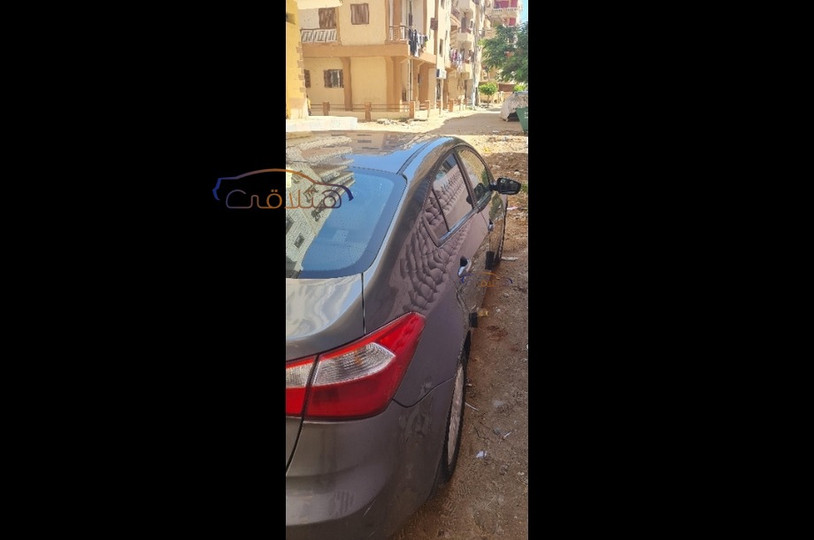 Cerato Kia فضي