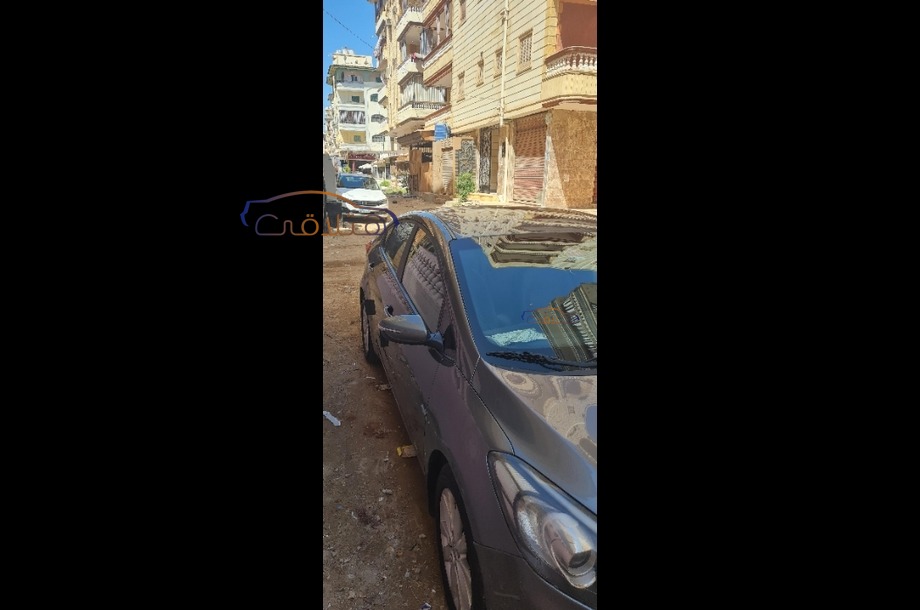 Cerato Kia فضي