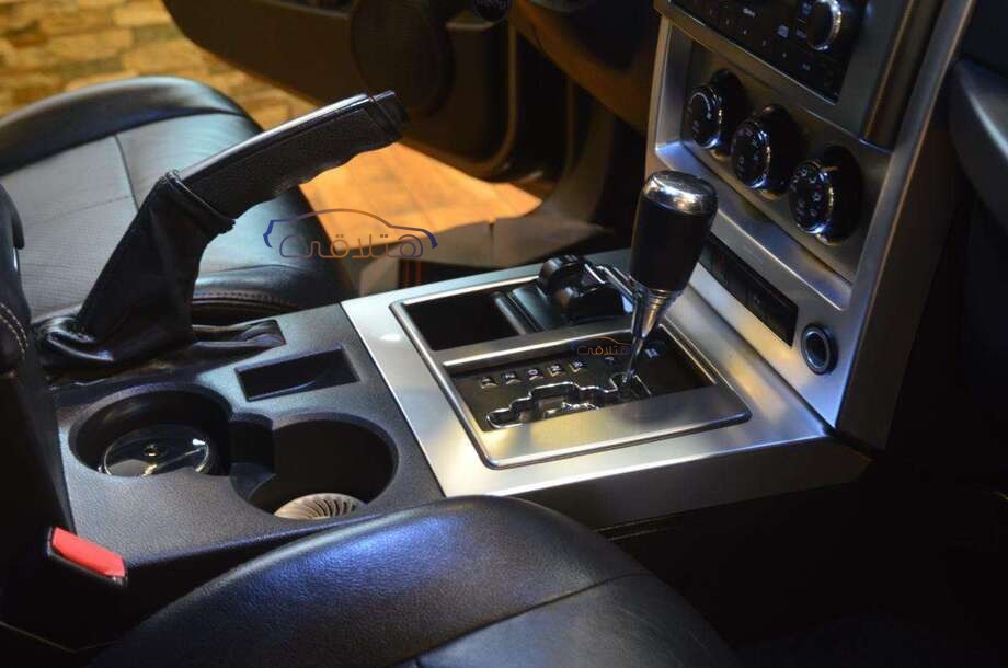 Liberty Jeep رمادي