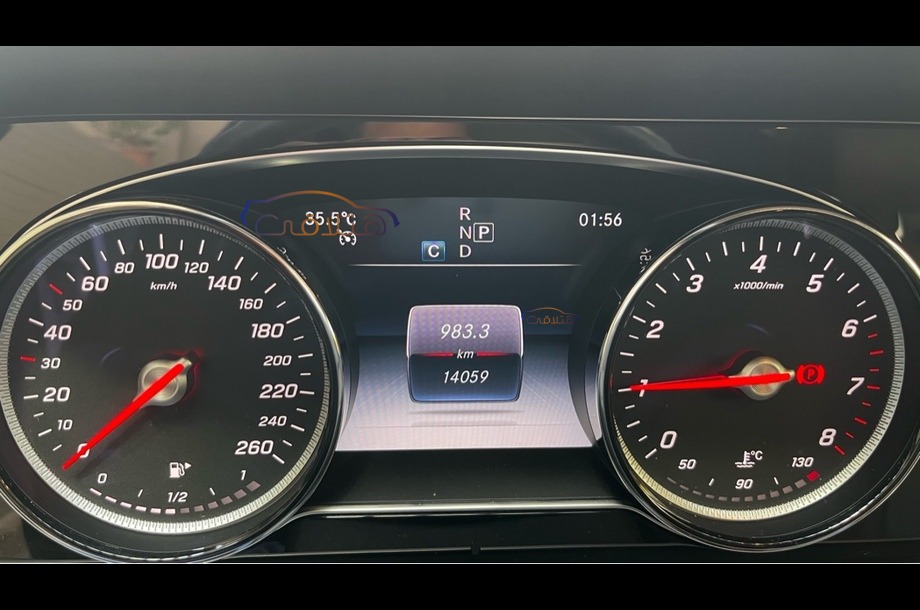 E 200 Mercedes Dark grey