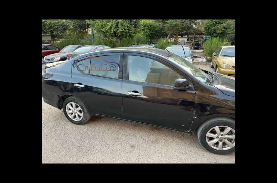 Sunny Nissan أسود