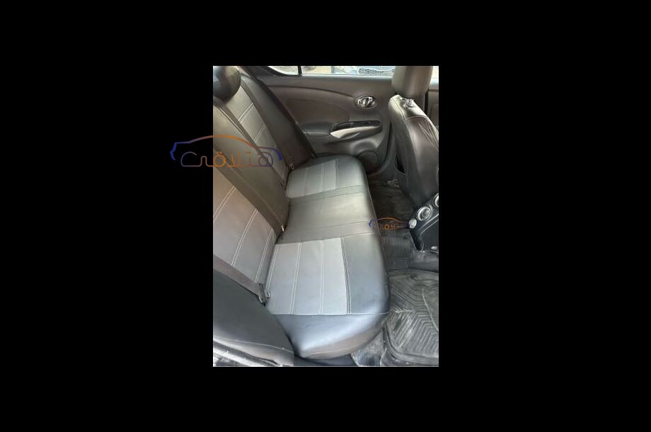 Sunny Nissan أسود