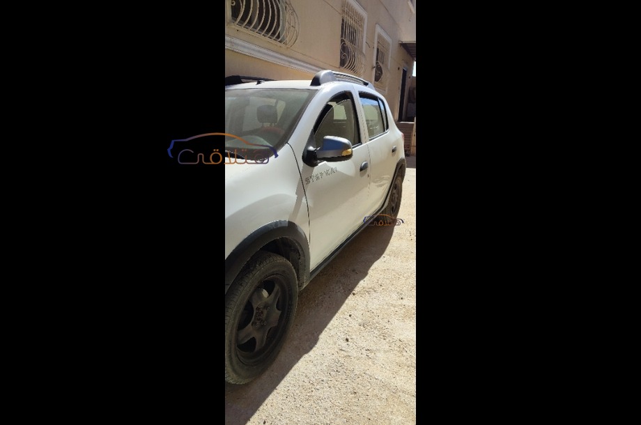 Sandero Renault أبيض