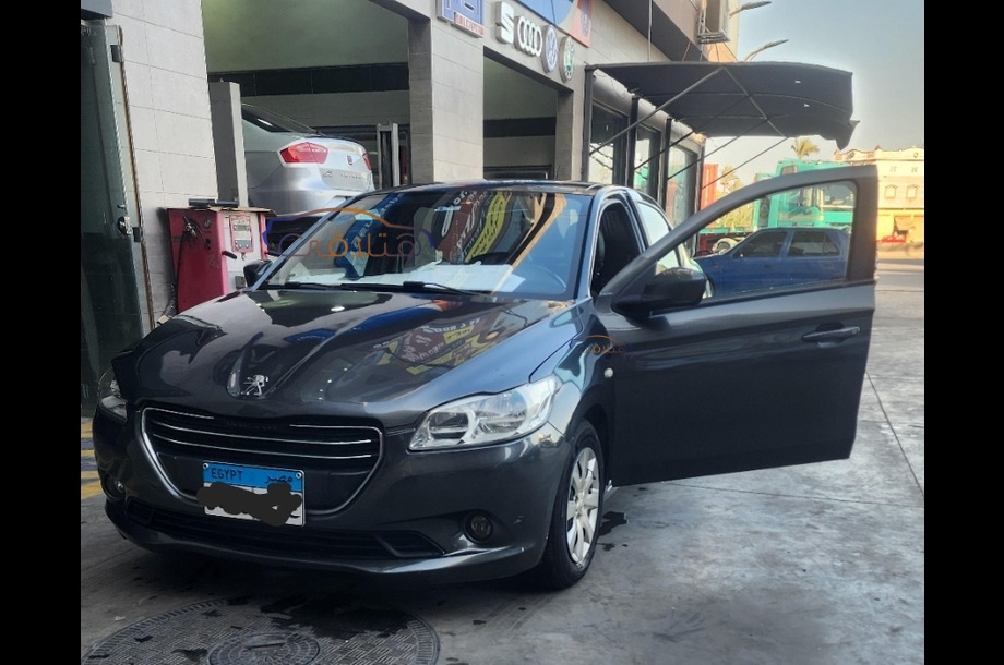 301 Peugeot بترولي