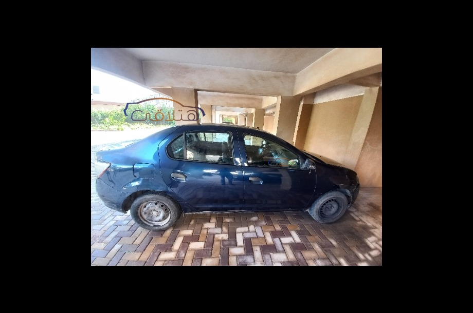 Logan Renault الأزرق الداكن