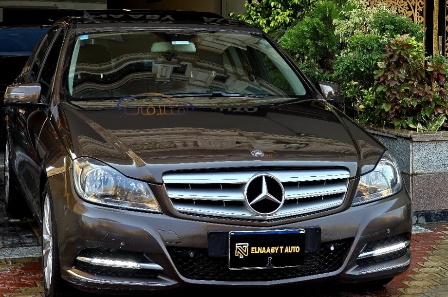 C 180 Mercedes Brown