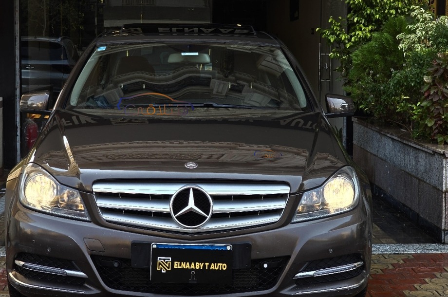 C 180 Mercedes Brown