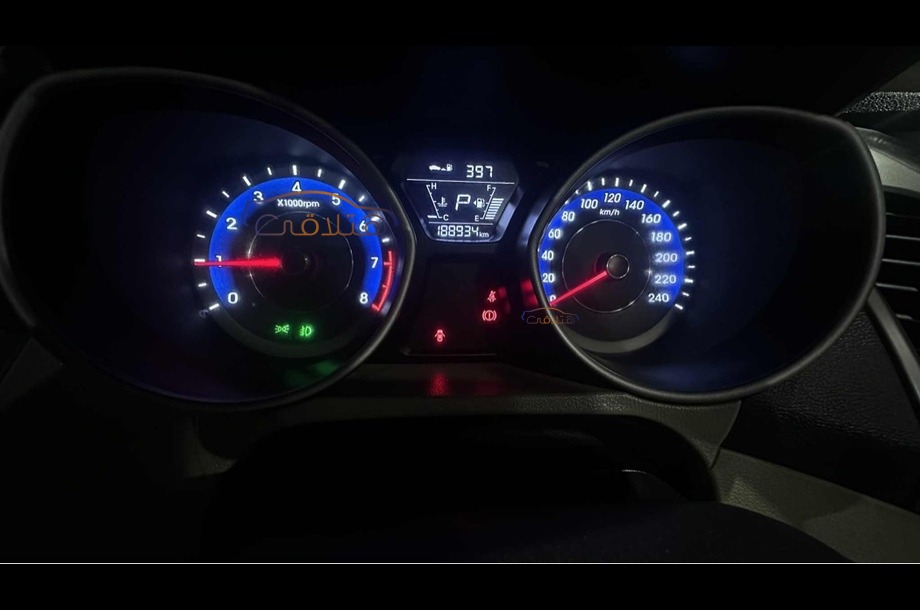 Elantra MD Hyundai Gold