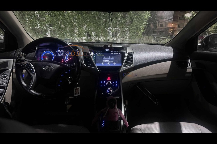 Elantra MD Hyundai Gold