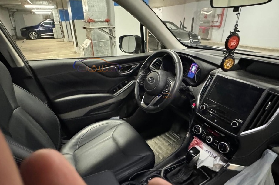 Forester Subaru أسود