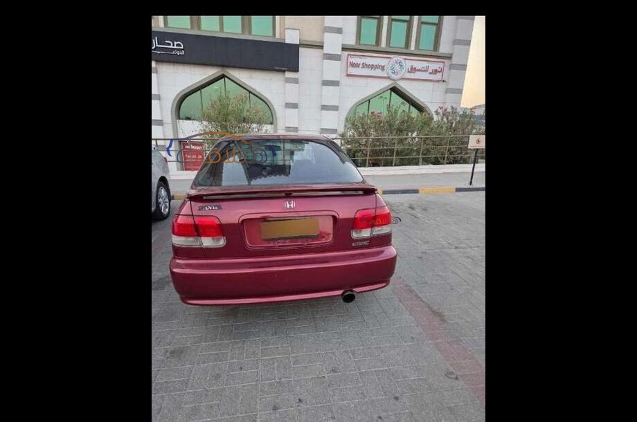 Civic Honda احمر