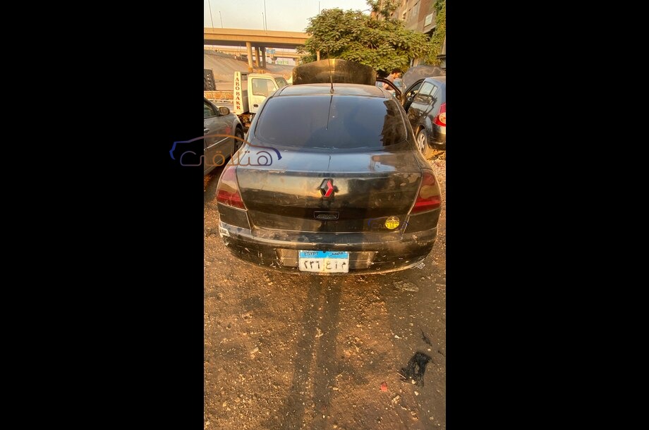 Megane Renault أسود