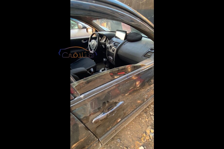 Megane Renault أسود