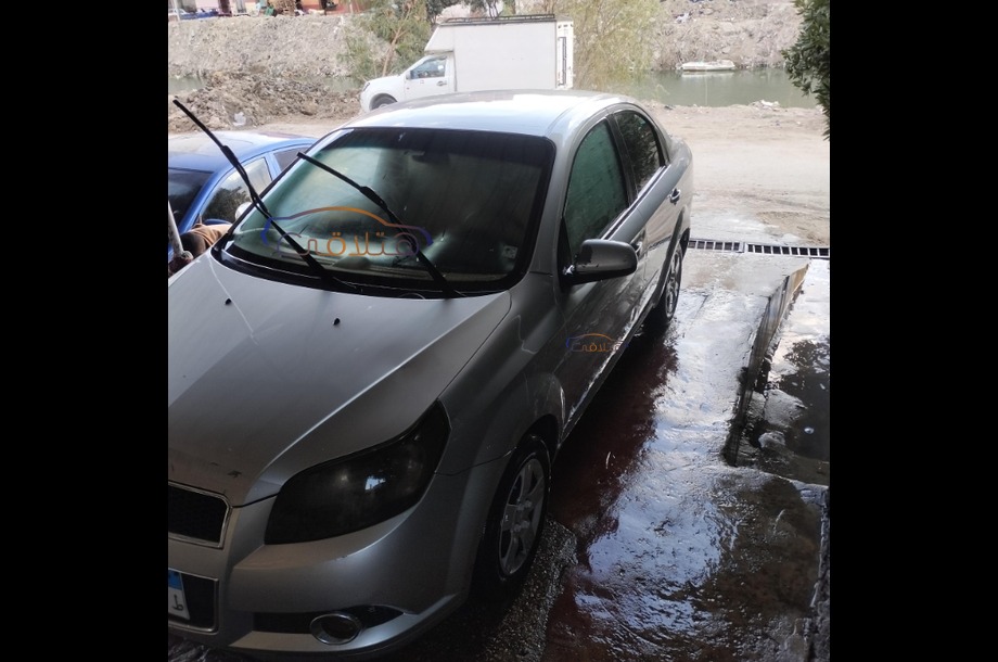 Aveo Chevrolet فضي