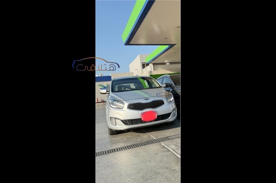 Carens Kia فضي