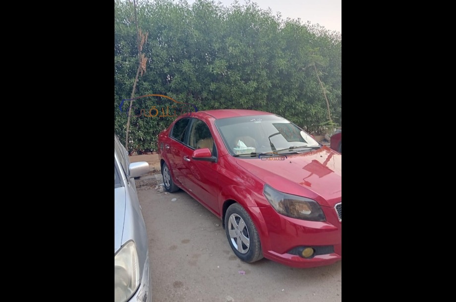 Aveo Chevrolet احمر