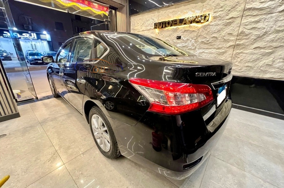 Sentra Nissan Black