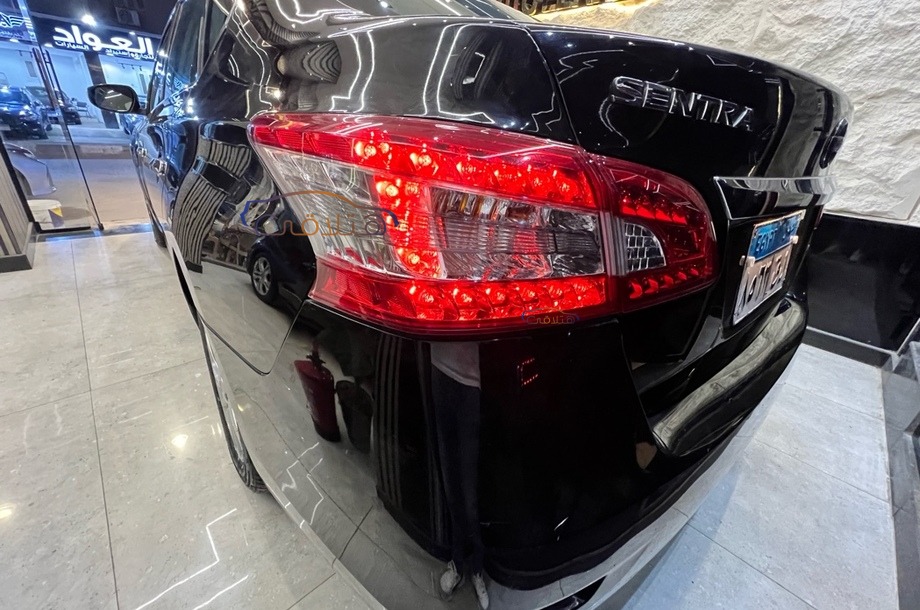 Sentra Nissan Black