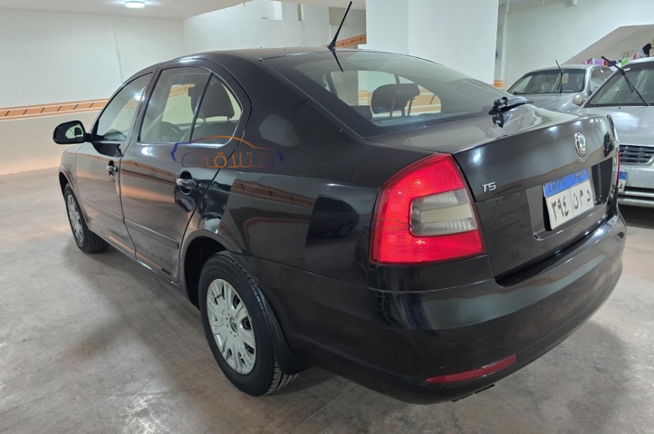 Fantasia Skoda أسود