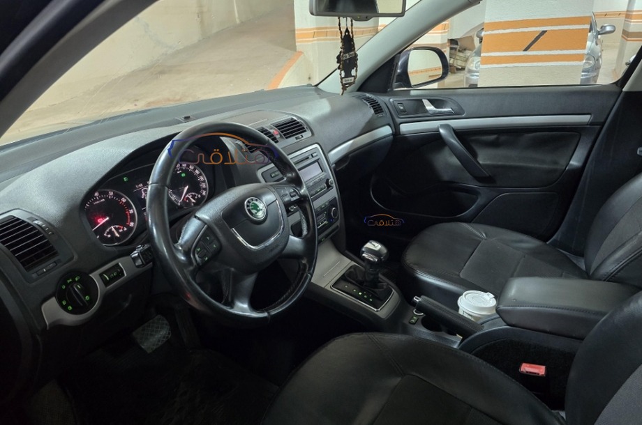 Fantasia Skoda أسود