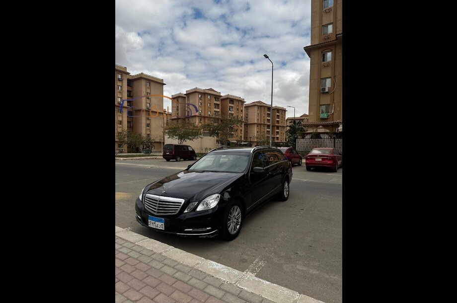 E 250 Mercedes أسود