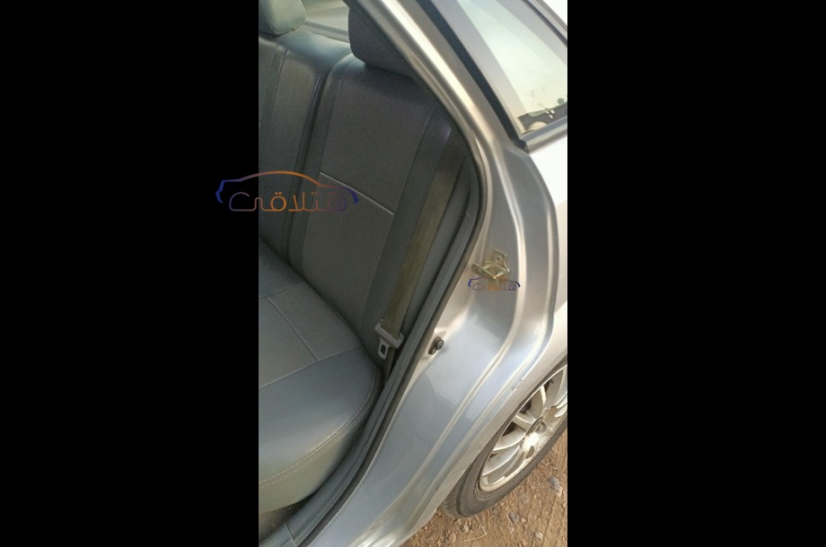 Optra Chevrolet فضي