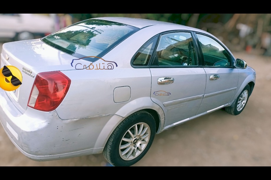 Optra Chevrolet فضي