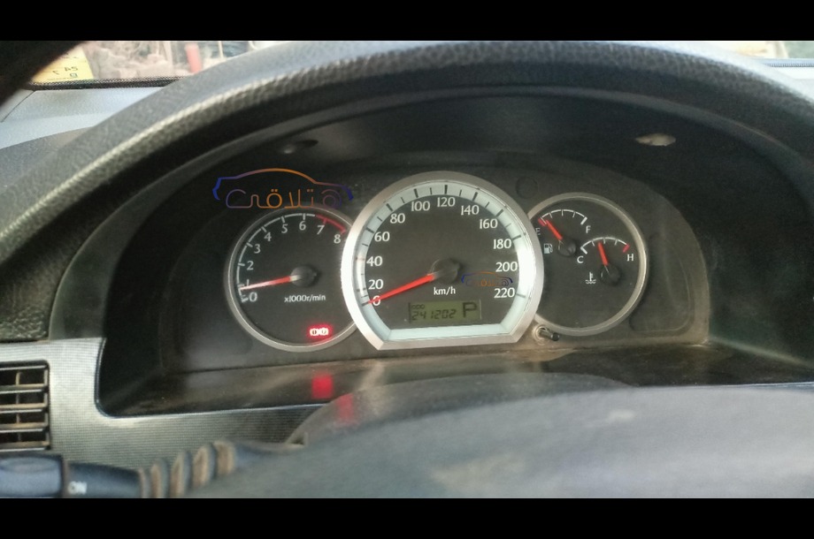 Optra Chevrolet فضي