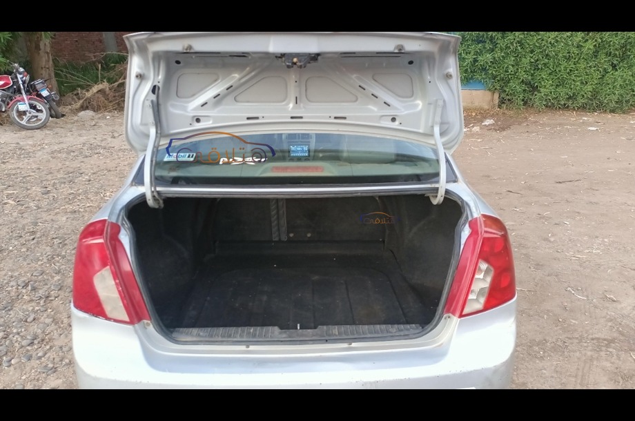 Optra Chevrolet فضي