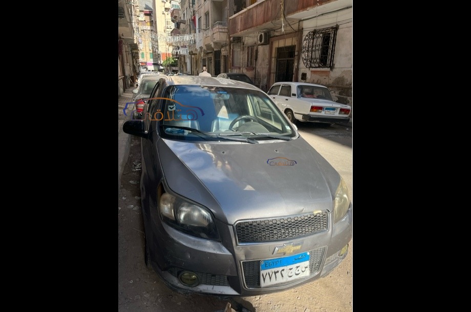 Aveo Chevrolet فضي
