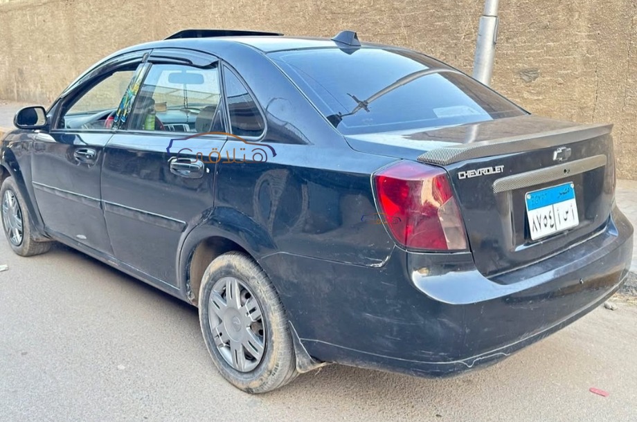 Optra Chevrolet أسود