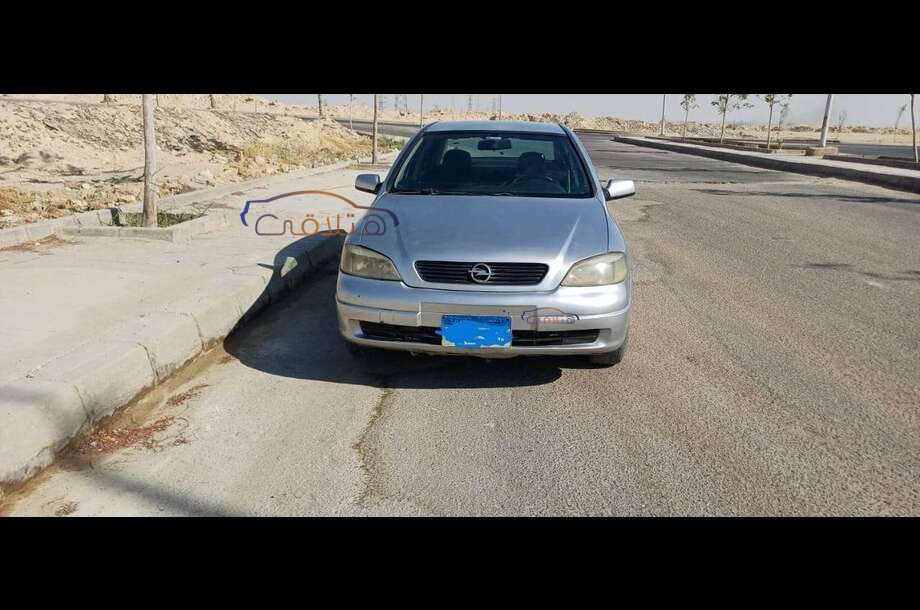 Astra Opel فضي