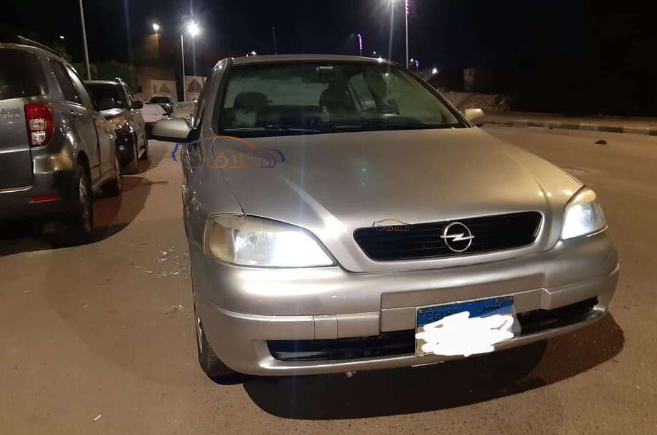 Astra Opel فضي