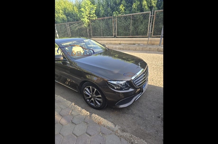 E 180 Mercedes برونزي