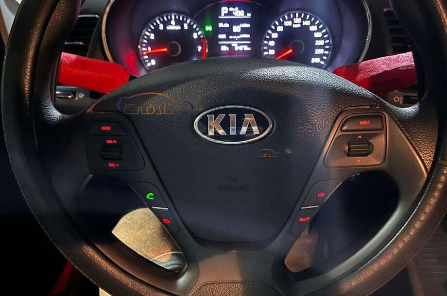 Cerato Kia احمر