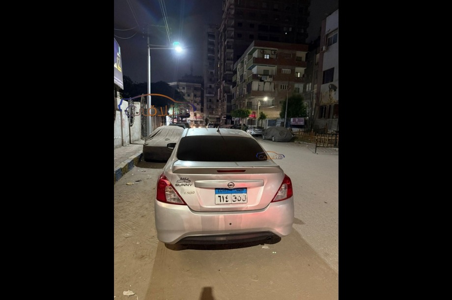Sunny Nissan فضي