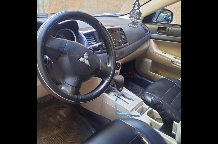 Lancer EX Shark Mitsubishi احمر