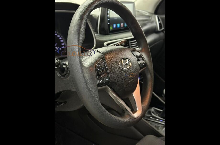 Tucson Hyundai White