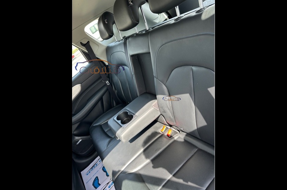 RX5 Plus MG أسود