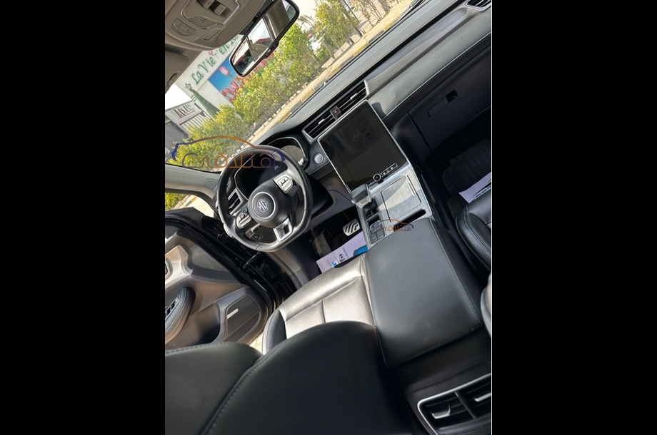 RX5 Plus MG أسود