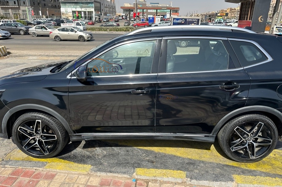 RX5 Plus MG أسود